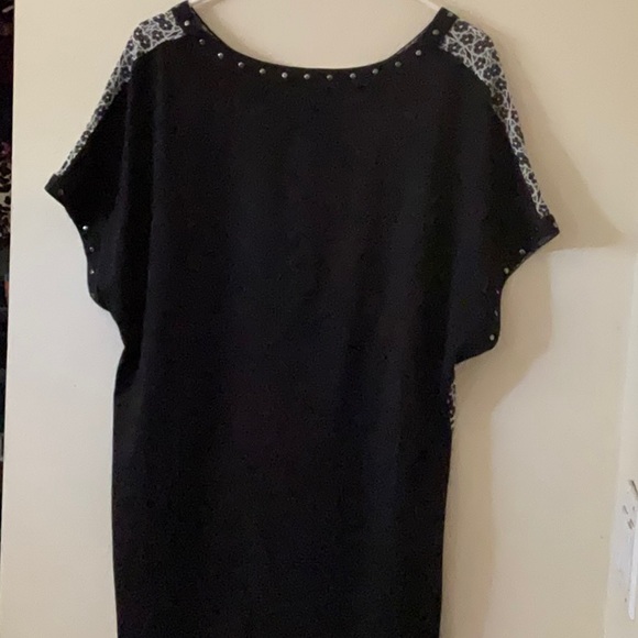 Gorgeous top! - Picture 4 of 4